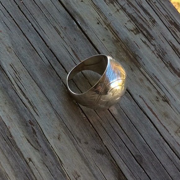 925 Sterling Silver Beautiful Patterned Ring - Picture 5 of 12